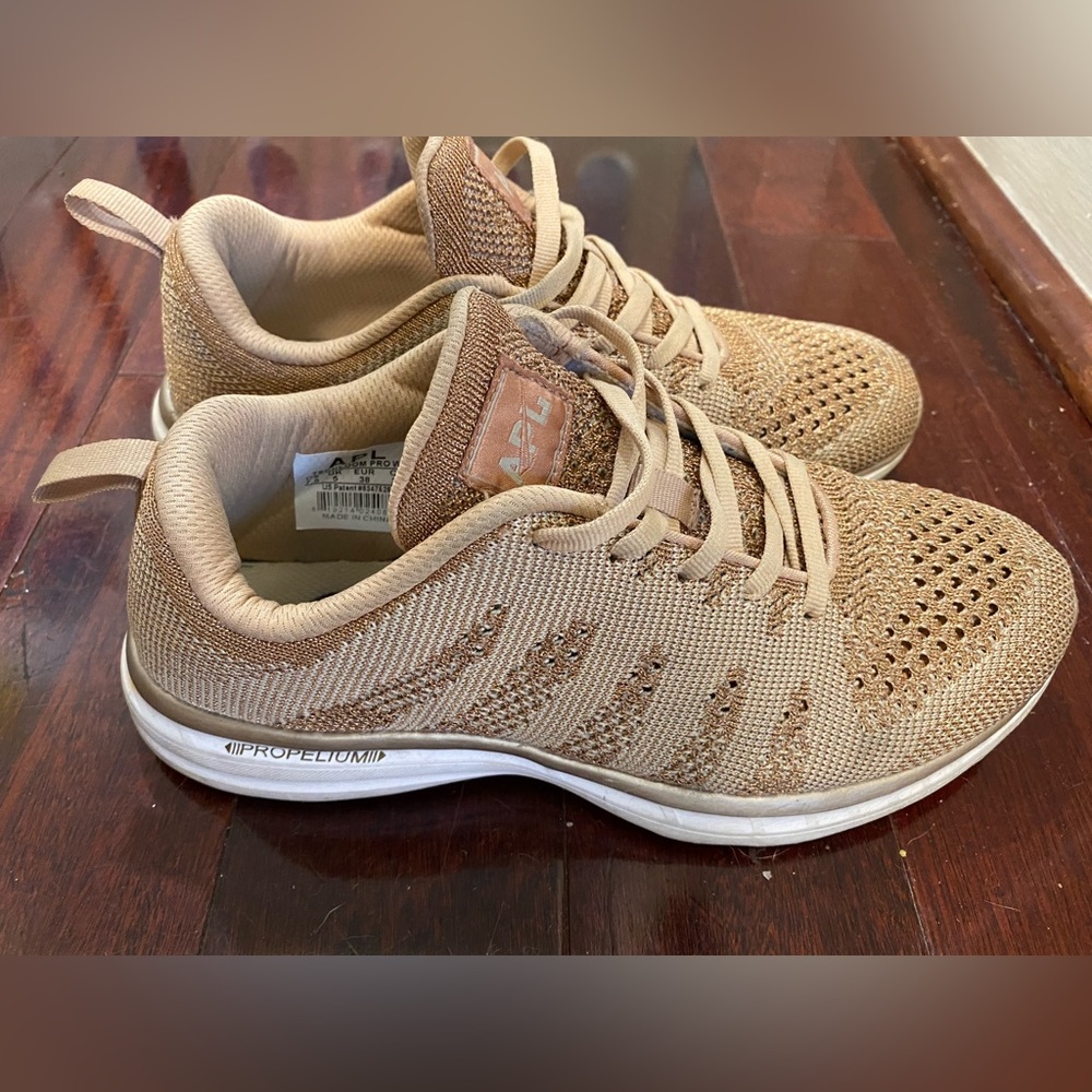 APL shoes (like brand new)